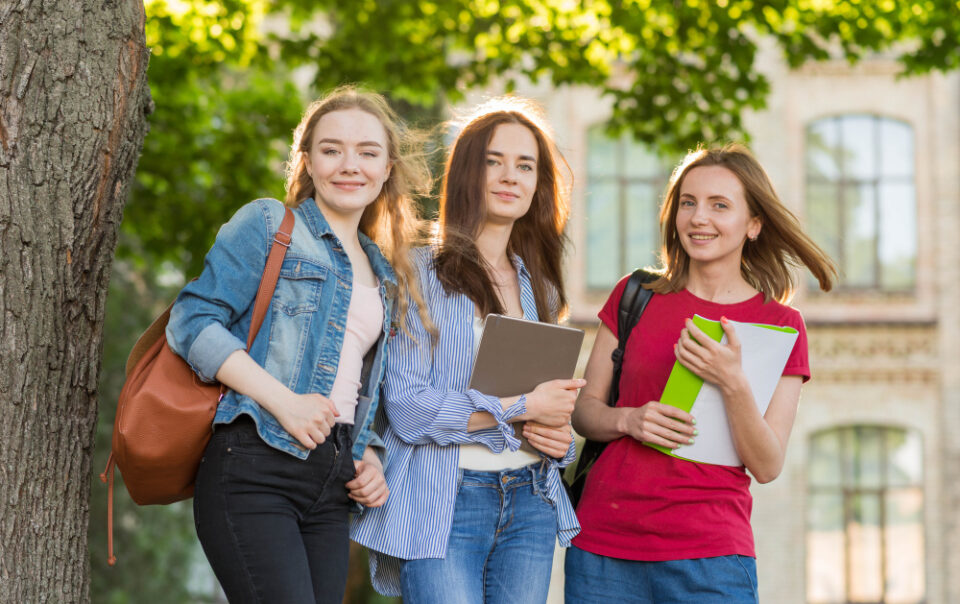 student girls pg near mithibai college Mumbai